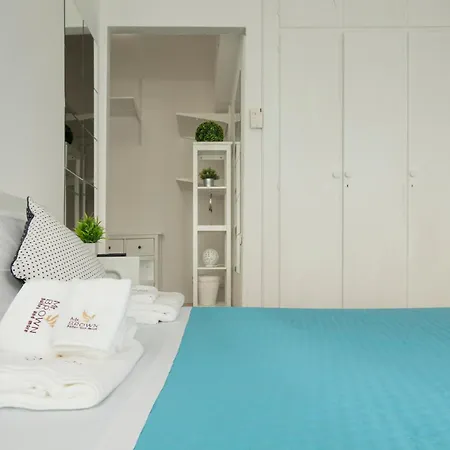 Mrbrown Aurelia With Pool Apartment