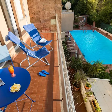 Mr Brown Aurelia Con Piscina